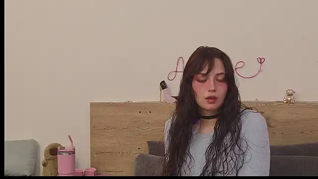 Sweet Alice S online show from May 6, 2026, 10:19 am