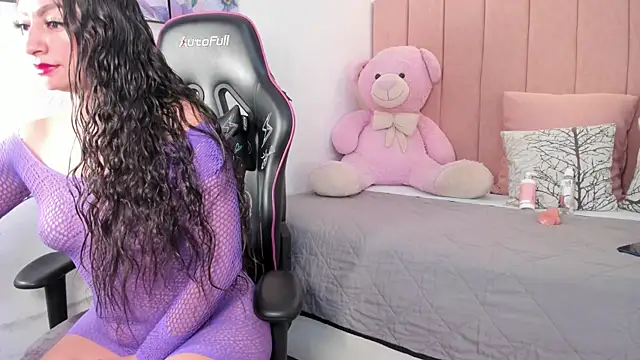 Snapshot of natalia_vela chatting on June 17, 2026, 1:21 pm natalia vela online show from June 17, 2026, 1:21 pm