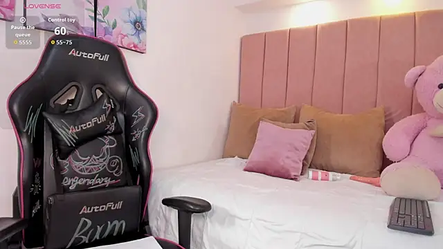 natalia vela online show from June 3, 2026, 2:33 pm