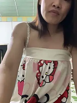 Lisa-07 online show from May 7, 2026, 3:04 pm