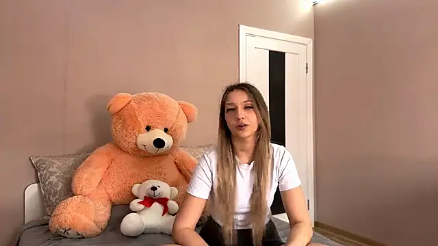 Snapshot of SondraLongest chatting on March 26, 2026, 12:47 pm SondraLongest online show from March 26, 2026, 12:47 pm