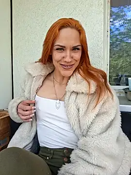SlimBellaOfficial online show from April 24, 2026, 12:07 pm