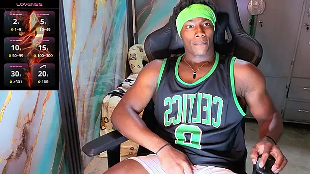 Snapshot of maxmuscle10 chatting on March 25, 2026, 2:38 pm maxmuscle10 online show from March 25, 2026, 2:38 pm