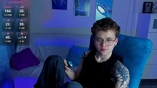 Snapshot of Thomas_Norton chatting on July 8, 2026, 8:31 pm Thomas Norton online show from July 8, 2026, 8:31 pm