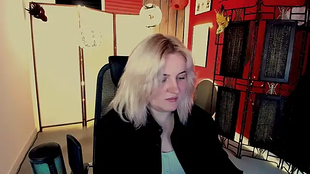 KathyBriggs online show from June 5, 2026, 5:12 am