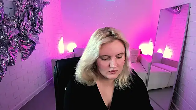 KathyBriggs online show from June 25, 2026, 5:12 am