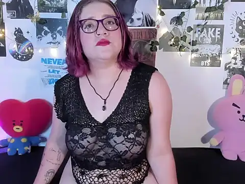 hellen21 online show from April 8, 2026, 4:47 am