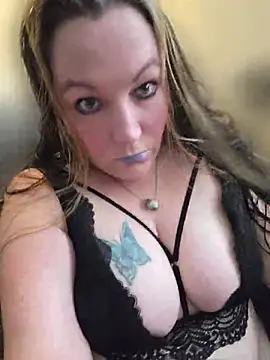 Queenemerald online show from July 8, 2026, 6:30 pm