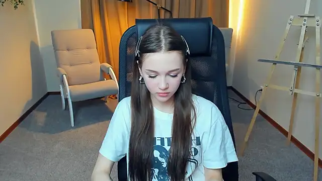 Snapshot of SharriSang chatting on March 28, 2026, 12:06 pm SharriSang online show from March 28, 2026, 12:06 pm