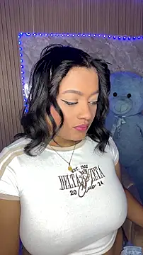 Snapshot of Saraa_M chatting on July 19, 2026, 5:21 pm Saraa M online show from July 19, 2026, 5:21 pm
