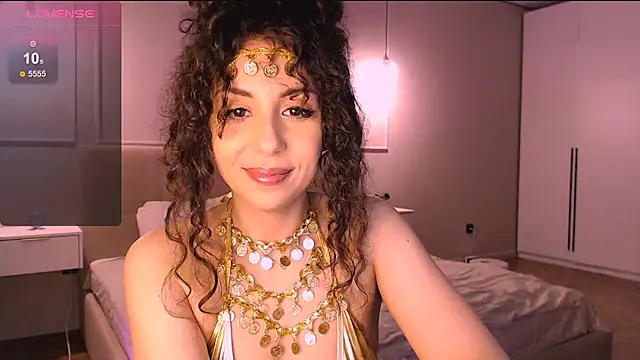 Snapshot of curly_jade_ chatting on April 25, 2026, 9:23 pm curly jade online show from April 25, 2026, 9:23 pm