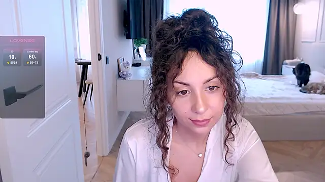 Snapshot of curly_jade_ chatting on June 24, 2026, 4:05 pm curly jade online show from June 24, 2026, 4:05 pm