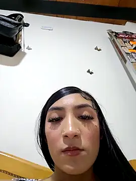 Snapshot of yvonne_1998 chatting on March 31, 2026, 9:28 pm yvonne 1998 online show from March 31, 2026, 9:28 pm