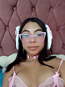 Snapshot of KatanaRose_ chatting on March 28, 2026, 3:29 am KatanaRose online show from March 28, 2026, 3:29 am