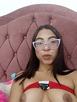 Snapshot of KatanaRose_ chatting on April 4, 2026, 4:19 am KatanaRose online show from April 4, 2026, 4:19 am