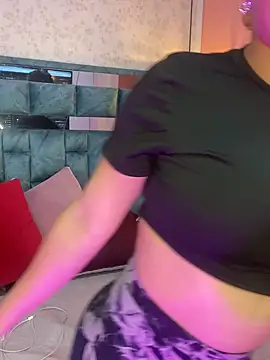 Snapshot of tinkerbell_pink22 chatting on March 31, 2026, 1:24 pm tinkerbell pink22 online show from March 31, 2026, 1:24 pm