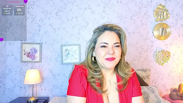 Natashablade   online show from May 25, 2026, 11:42 am