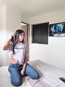 Annarhode online show from June 13, 2026, 5:44 pm