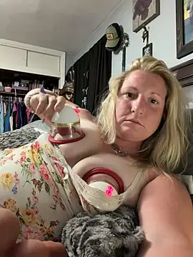 sweetkacibaby online show from July 2, 2026, 3:23 am