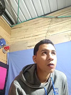 Snapshot of Emyli_Liamm chatting on March 27, 2026, 8:26 am Emyli Liamm online show from March 27, 2026, 8:26 am