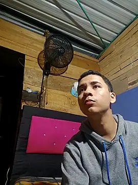 Snapshot of Emyli_Liamm chatting on March 26, 2026, 9:07 am Emyli Liamm online show from March 26, 2026, 9:07 am