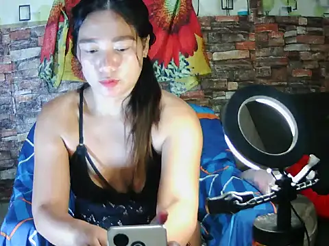 honey krishia online show from July 27, 2026, 2:35 pm