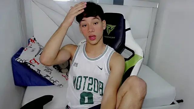 Snapshot of Angelito_66 chatting on March 28, 2026, 12:17 pm Angelito 66 online show from March 28, 2026, 12:17 pm