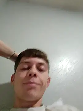 Snapshot of 503splurge chatting on April 3, 2026, 9:38 am 503splurge online show from April 3, 2026, 9:38 am