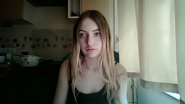 Snapshot of KariLindsey chatting on April 15, 2026, 9:48 am KariLindsey online show from April 15, 2026, 9:48 am