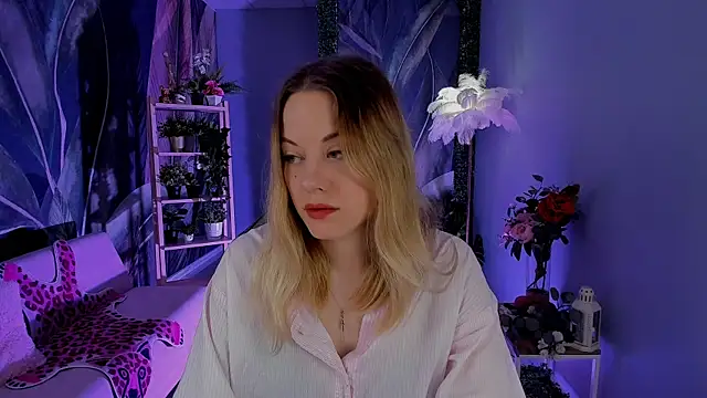 VireliaMoonfall online show from June 10, 2026, 9:10 am
