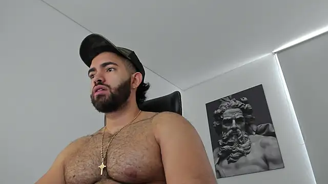 simonleon27 online show from June 3, 2026, 2:18 pm