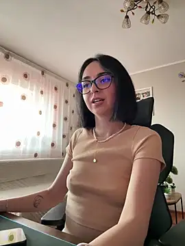 TheaMerve online show from June 12, 2026, 2:59 pm