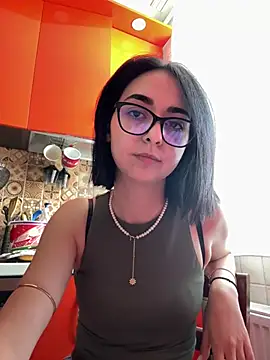 TheaMerve online show from June 27, 2026, 1:28 pm