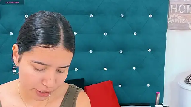 Snapshot of Morgansmithx chatting on May 4, 2026, 8:44 pm Morgansmithx online show from May 4, 2026, 8:44 pm