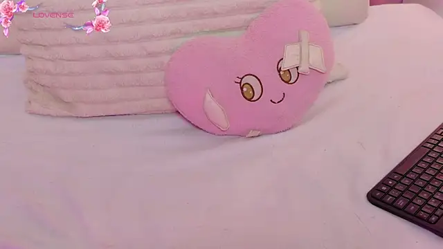 MoollyLove online show from April 23, 2026, 11:49 am