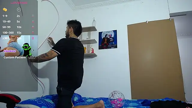 Snapshot of allison_maxtattoo_ chatting on May 23, 2026, 4:22 am allison maxtattoo online show from May 23, 2026, 4:22 am
