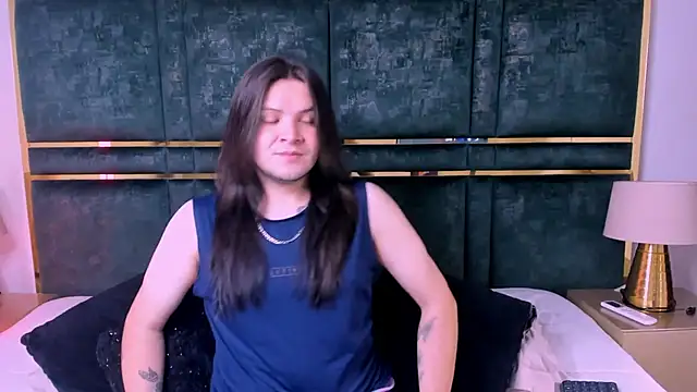 MatthewDavis  online show from May 4, 2026, 11:46 am
