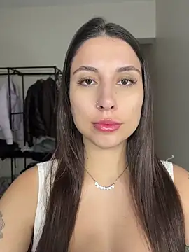 Carolzinhalux69 online show from June 28, 2026, 11:00 pm