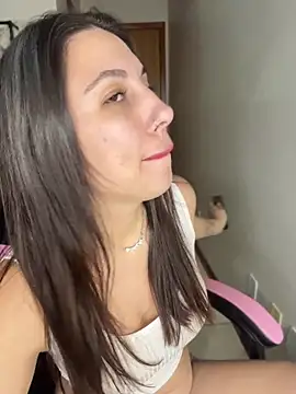 Carolzinhalux69 online show from June 26, 2026, 12:05 am