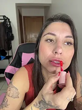 Carolzinhalux69 online show from July 8, 2026, 5:24 pm