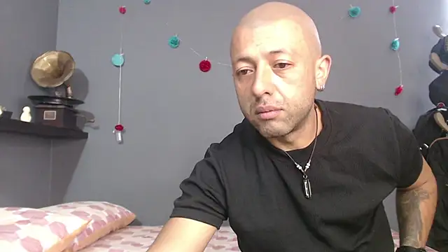  bonnie and clyde online show from June 3, 2026, 8:24 pm