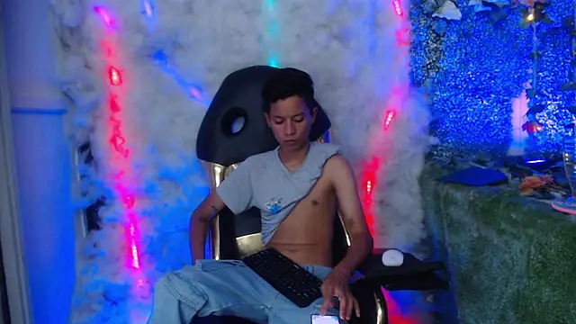 Snapshot of camilo_hott3 chatting on March 26, 2026, 9:13 pm camilo hott3 online show from March 26, 2026, 9:13 pm