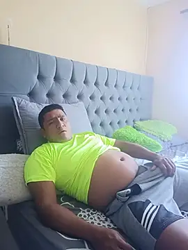 luis20212 online show from June 24, 2026, 2:59 pm