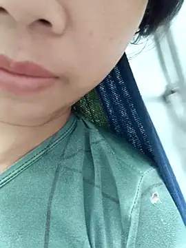 Snapshot of -Sunny-20 chatting on April 14, 2026, 12:21 pm -Sunny-20 online show from April 14, 2026, 12:21 pm