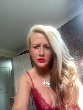 Snapshot of GG-Beautiful-Nightmare chatting on April 2, 2026, 3:41 pm GG-Beautiful-Nightmare online show from April 2, 2026, 3:41 pm