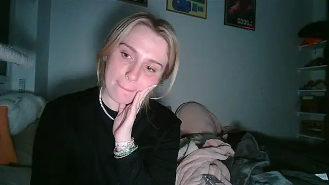 Snapshot of lolaaa555 chatting on March 27, 2026, 8:01 am lolaaa555 online show from March 27, 2026, 8:01 am