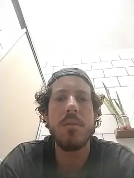 Surfista0012 online show from July 15, 2026, 9:27 am