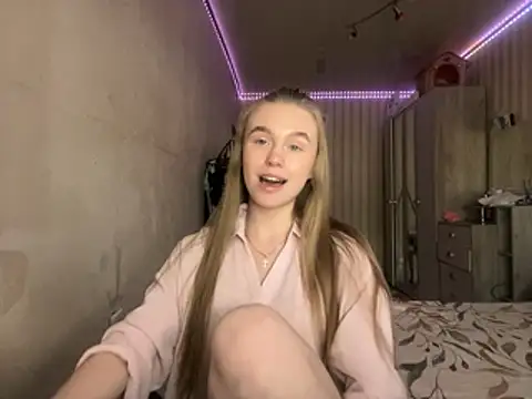 melissashineeee online show from April 28, 2026, 10:08 am