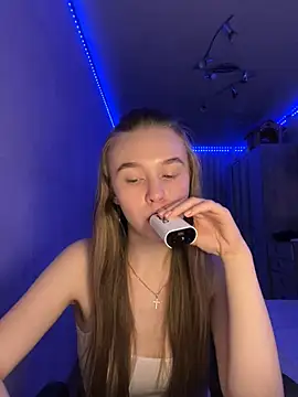 melissashineeee online show from May 7, 2026, 1:14 pm