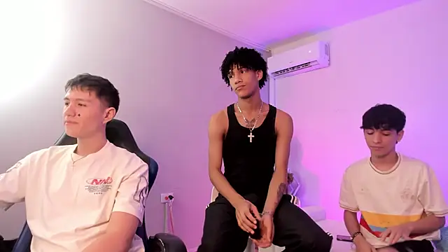 Good boys18 online show from May 22, 2026, 9:13 pm
